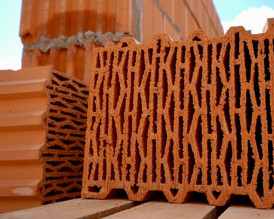 будівництво будинку з керамоблоку під ключ київ